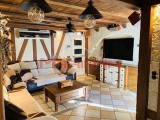 Doppelhaus in Las Américas. Chalet de lujo en parla