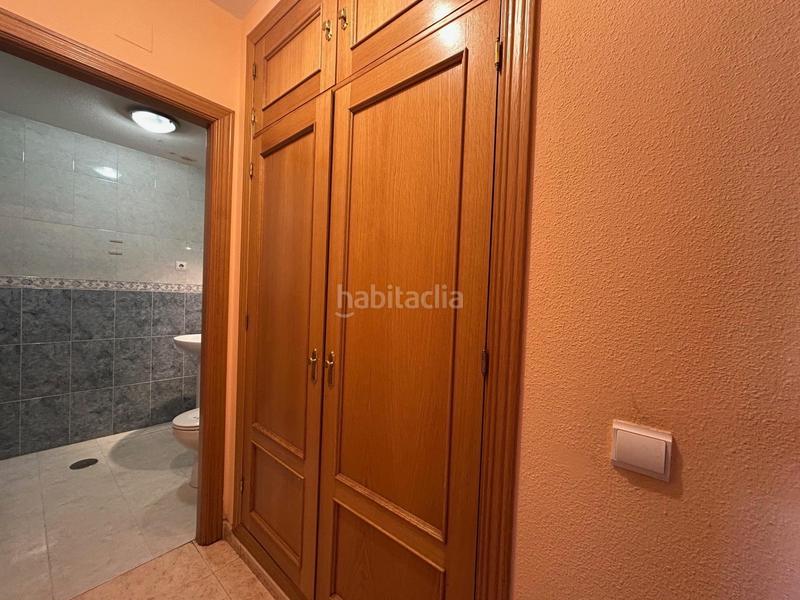 Foto 21c255c1-b0df-4fa2-aaab-39bba6b3bc43. Casa adossada amb calefacció aparcament a Los Robles Seseña