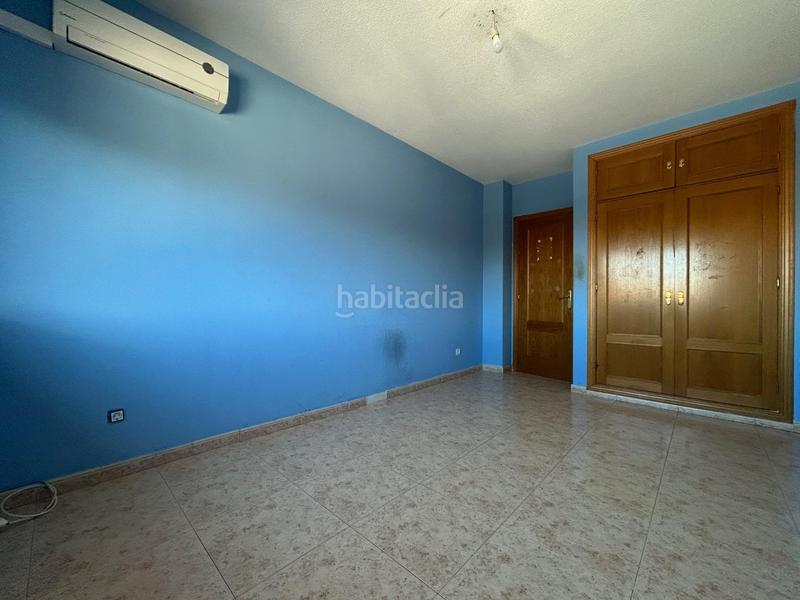 Foto 7dc87315-1161-4c30-97a4-cd44f79fc850. Casa adossada amb calefacció aparcament a Los Robles Seseña