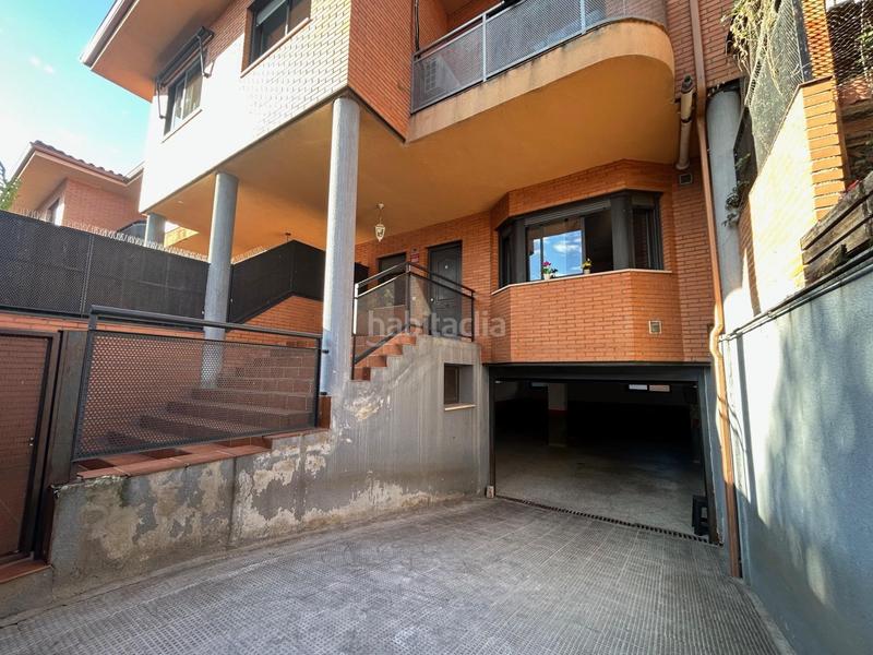 Foto 7ea9cbd0-b7b3-4813-af44-b37e014572d5. Casa adossada amb calefacció aparcament a Los Robles Seseña