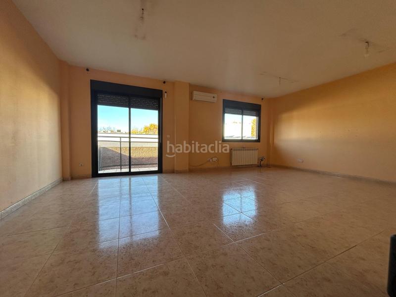 Foto c8867e5d-7d4c-4368-a67a-04f06490aee1. Casa adossada amb calefacció aparcament a Los Robles Seseña