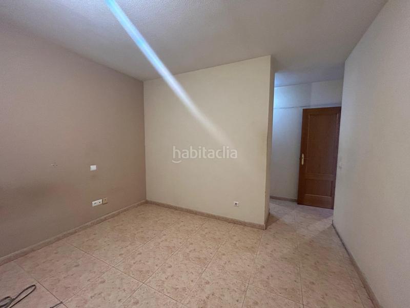 Foto cf0d83d7-3c57-4d86-9bd8-ab984905aaa2. Casa adossada amb calefacció aparcament a Los Robles Seseña