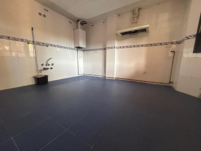 Foto f865348b-7b29-4b04-b3f3-518cea6e8a42. Casa adossada amb calefacció aparcament a Los Robles Seseña