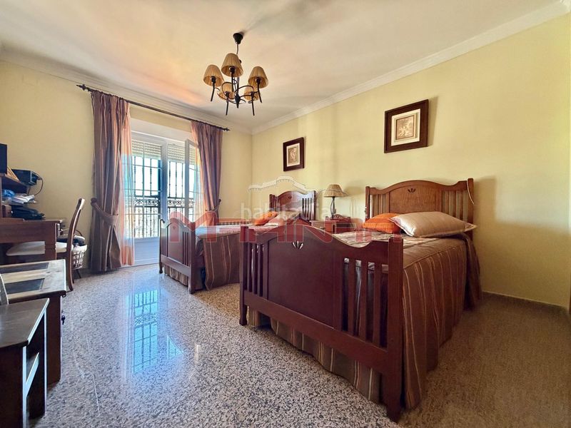 Foto 5454c495-6856-41d2-82e0-c7e311805cd7. Casa adossada amb calefacció aparcament a Centro Seseña