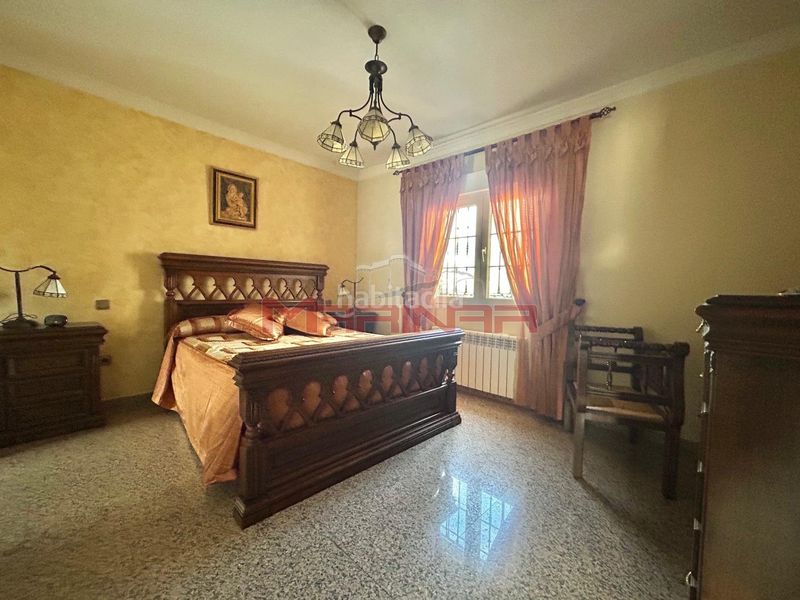 Foto 85827363-f970-4092-840c-ce0fc5ccb6e3. Casa adossada amb calefacció aparcament a Centro Seseña