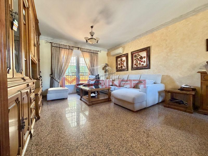 Foto b9b37a37-ff66-4c5f-b407-1e57c3fecc52. Casa adossada amb calefacció aparcament a Centro Seseña
