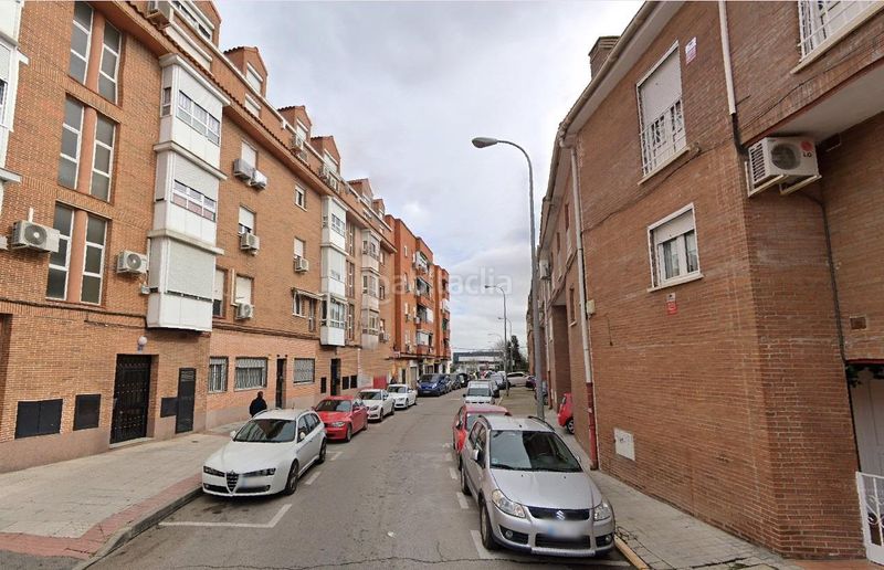 Foto ce16ea1d-4475-4dea-aeb7-51df69283aad. Casa adossada amb calefacció aparcament a Centro Fuenlabrada