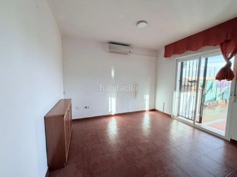 Foto 642471de-f9f4-4090-b526-6356e98b6eb2. Casa adossada amb aparcament a Borox