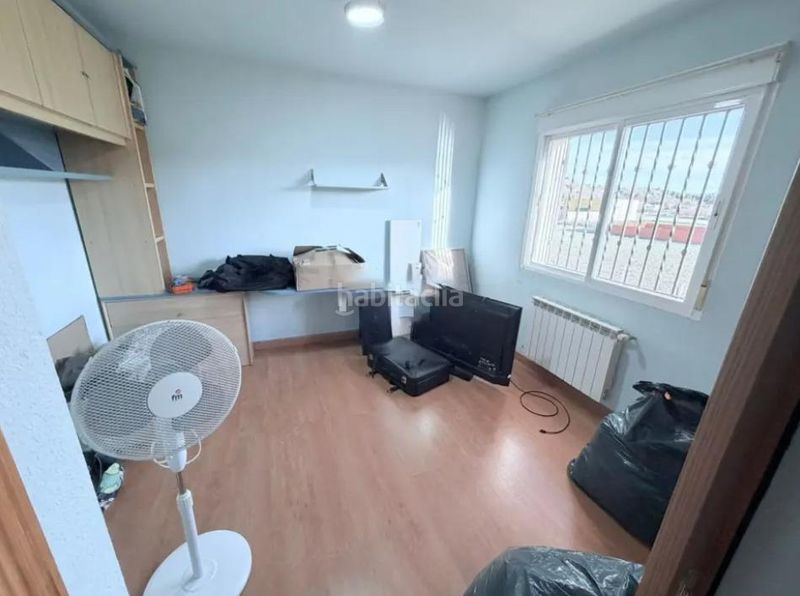 Foto e48dfb18-6741-41dc-973c-18609d6a5e19. Casa adossada amb aparcament a Borox