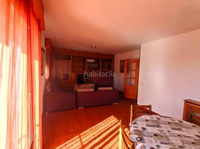 Foto f513e090-bf58-4679-b131-abf0a2771e85. Casa adossada amb aparcament a Borox