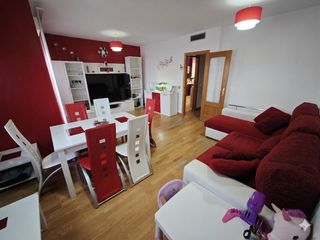 Maison jumelée à Ontígola. Chalet adosado en ontígola