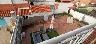 Casa adossada a Cedillo del Condado. Chalet en cedillo del condado