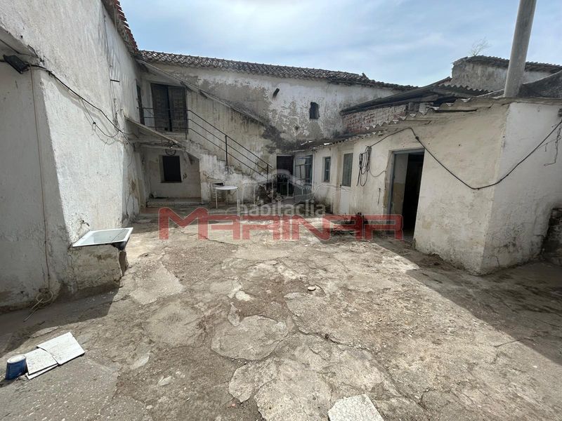 Foto b120c559-5e1b-45aa-991c-ea210ece16bc. Casa adossada amb calefacció aparcament a Borox