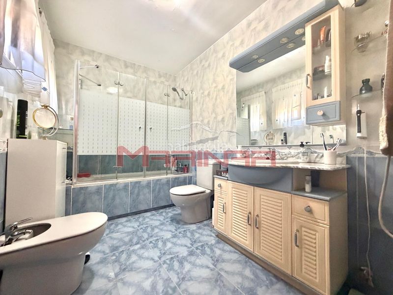 Foto 1227285b-08ad-46a7-bb62-91b155404d0c. Casa adossada amb calefacció aparcament piscina a Seseña