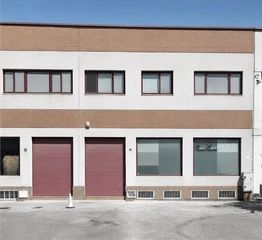 Industrial building in Los Robles. Nave en seseña