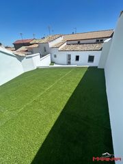 Maison jumelée à Borox. Casa reformada en borox