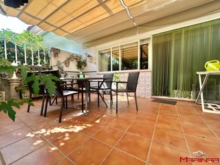 Casa a schiera in Los Barreros. Adosado en seseña