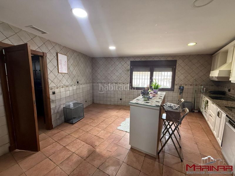 Foto 42c650d9-af98-427f-a477-e0af6d59c8d2. Casa adossada amb calefacció a Centro Seseña