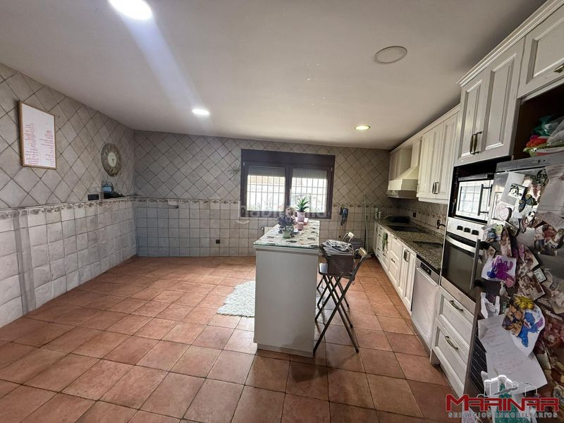 Foto edd114b6-1c5c-4a1c-bd9a-231d1c878729. Casa adossada amb calefacció a Centro Seseña
