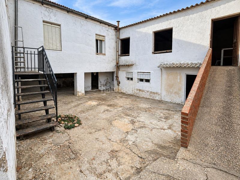 Foto cf22bdd9-80ee-4c44-9722-a09a38aaa8c6. Casa adossada amb calefacció aparcament a Borox