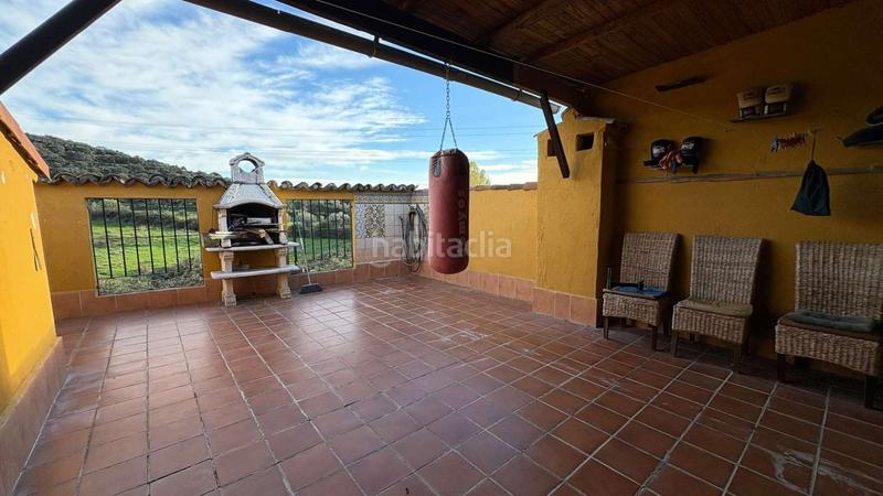 Foto f8bb1e2e-0952-4616-a836-eeb167b7e984. Casa adossada amb calefacció aparcament a Segurilla