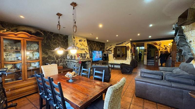 Foto fb98004f-5b6b-4f3c-abaa-244990441ed4. Casa adossada amb calefacció aparcament a Segurilla