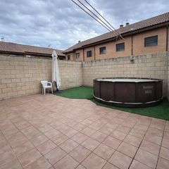 Casa adossada  Calle r�o guadarrama. Ventaadosadoalberche!!