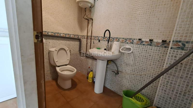 Foto 438aeaa2-f632-4c15-bfdf-7e447d94a203. Alquiler local comercial amplio local comercial con dos plantas en Santa Pola
