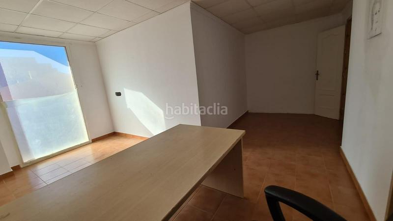 Foto 870c0f50-a4cb-4d6a-b4ab-c02c434cfcd5. Alquiler local comercial amplio local comercial con dos plantas en Santa Pola
