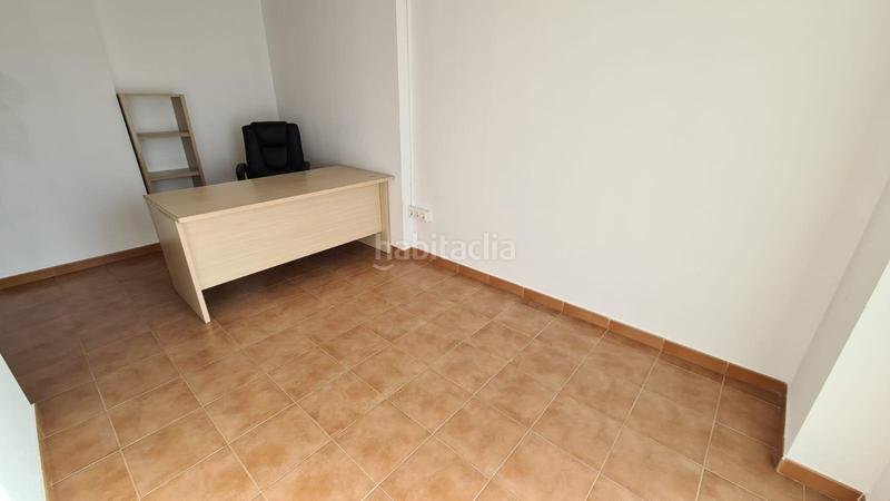 Foto 97f6ac2d-690c-4411-9338-af598dc24c9b. Alquiler local comercial amplio local comercial con dos plantas en Santa Pola