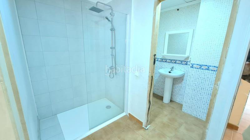 Foto 9daf4ab0-1f3b-4c36-b8bf-01b956b792c9. Alquiler local comercial amplio local comercial con dos plantas en Santa Pola