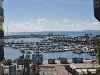 Pis  Fernando perez ojeda. Piso en primera linea del puerto de santa pola