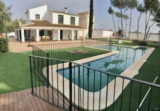 Xalet en Noroeste. Espectacular chalet en pueblo levantino