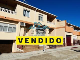 Casa adossada  Olivares