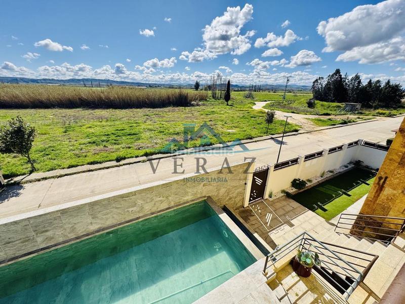 Foto f62da873-0f13-45c5-b11b-49381377c19c. Casa chalet independiente en venta en alberche en Calera y Chozas