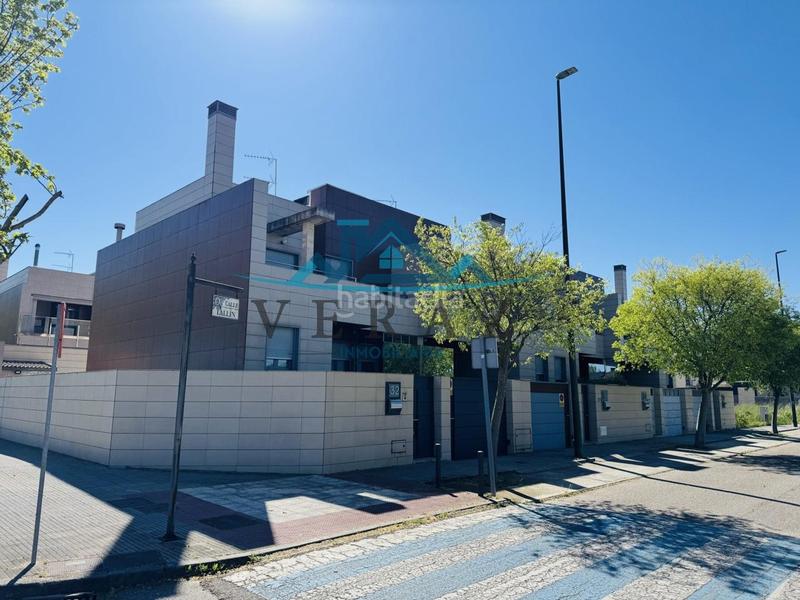 Foto d83d6fdd-edc2-43f6-aa42-28a035f647f4. Casa adosada en Hospital-Nuevo Centro Talavera de la Reina