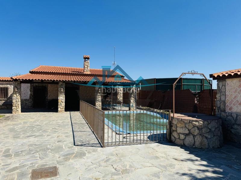 Foto e414e9e3-a697-474e-8bf6-f47e57574544. Haus mit heizung parking pool in El Pilar-La Estación Talavera de la Reina