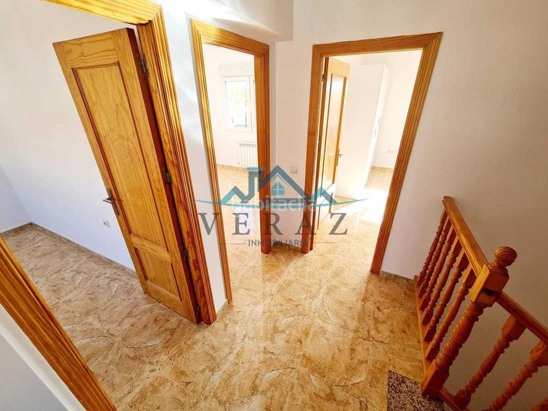 Foto c3c47433-8a34-4858-8854-40f3b5b43390. Alquiler casa adosada en Lucillos