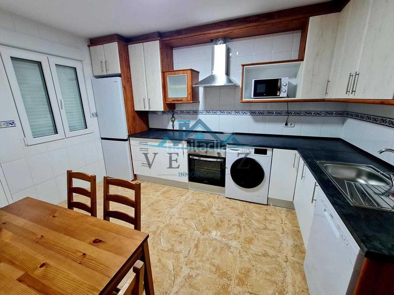 Foto ee8729f7-96ab-40f2-82d2-a6e95f024d5b. Location maison jumelée avec chauffage parking dans Lucillos