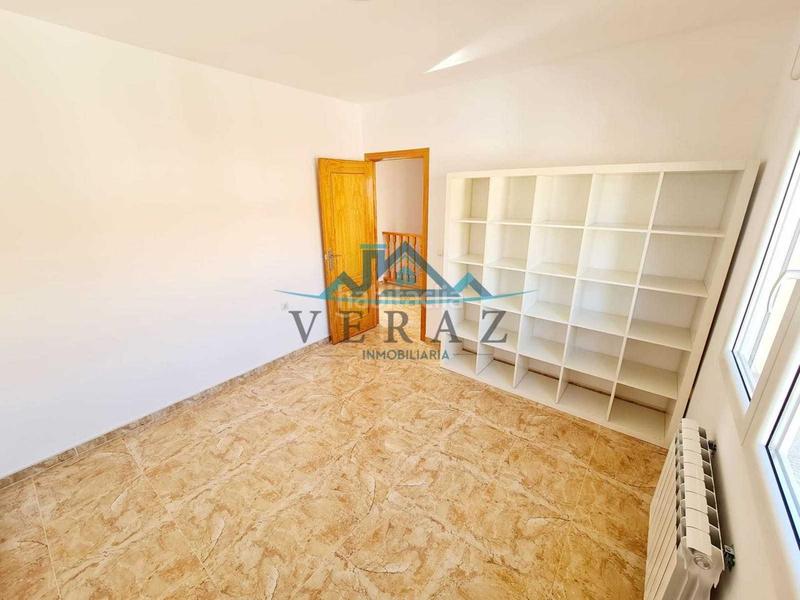 Foto f2c8eaf8-71ab-42f7-8716-1810c62182c5. Location maison jumelée avec chauffage parking dans Lucillos