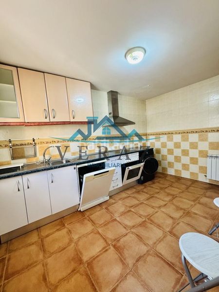 Foto 4546f12e-af71-4b9b-9b44-fb802372045c. Casa adossada a Lucillos