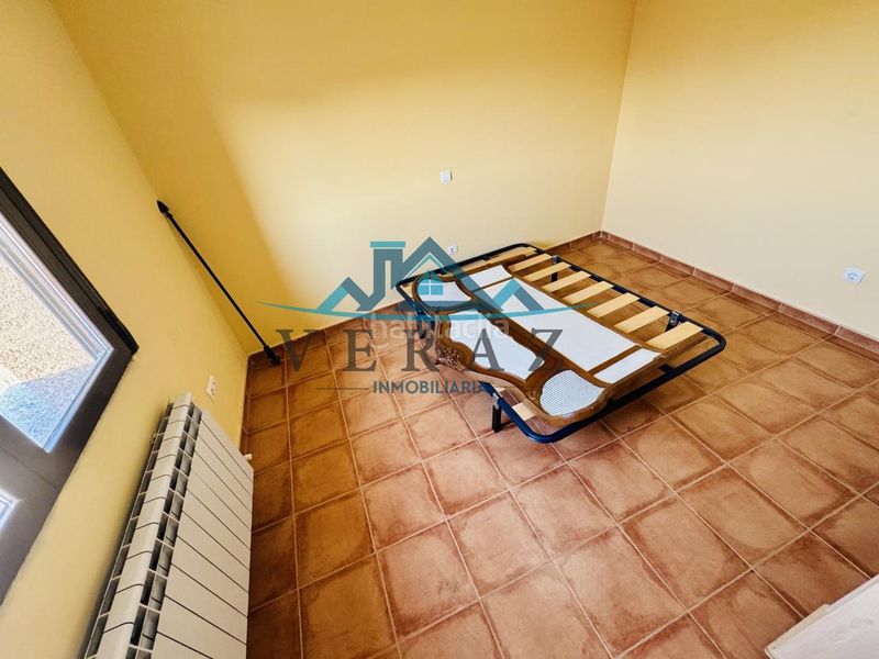 Foto 741ca10f-64a8-465f-a28b-25a8a09b1c8c. Casa adossada a Lucillos