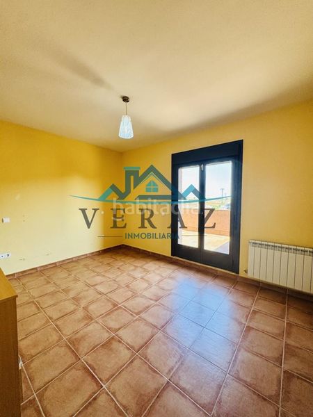 Foto 7e85895b-cad8-4d9f-b668-cadff4251b03. Casa adossada a Lucillos