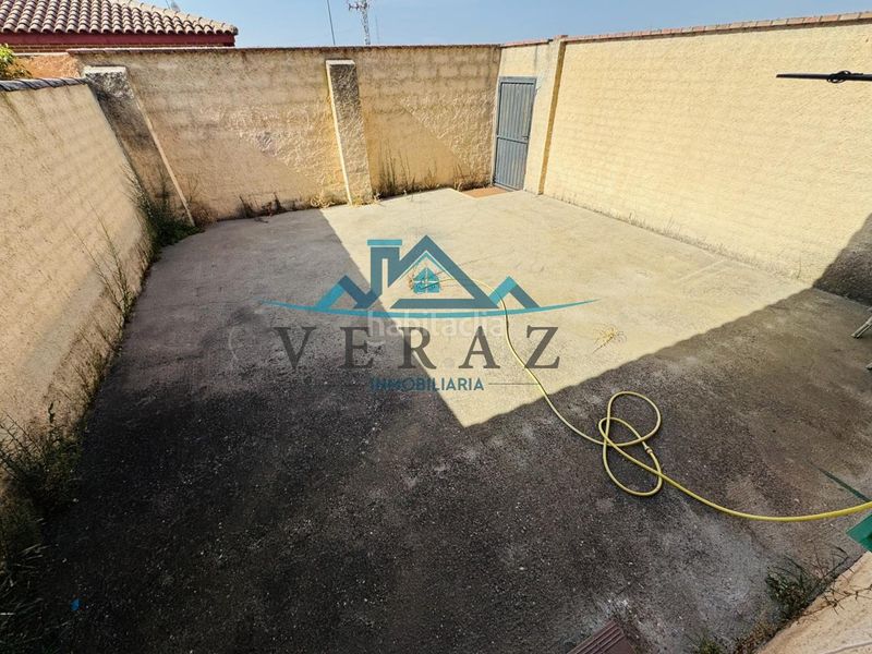 Foto 9218a439-2cd8-41d6-8ae2-f42db3e141b0. Casa adossada a Lucillos