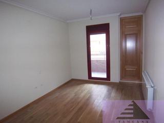 Rent Flat in El Quiñón. Seseñapiso