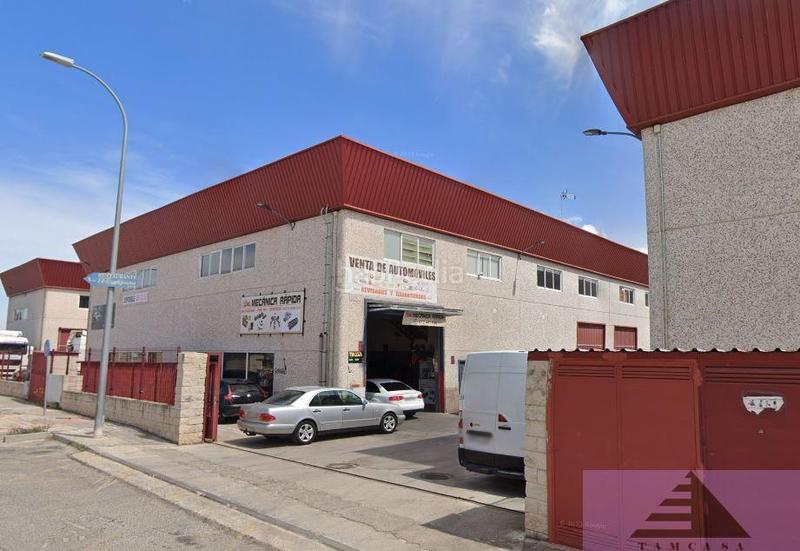 Foto c7ed1ae1-20b2-4a5b-90cc-b0496e6aaa71. Nau industrial a Cuevas-Ilustración Ciempozuelos