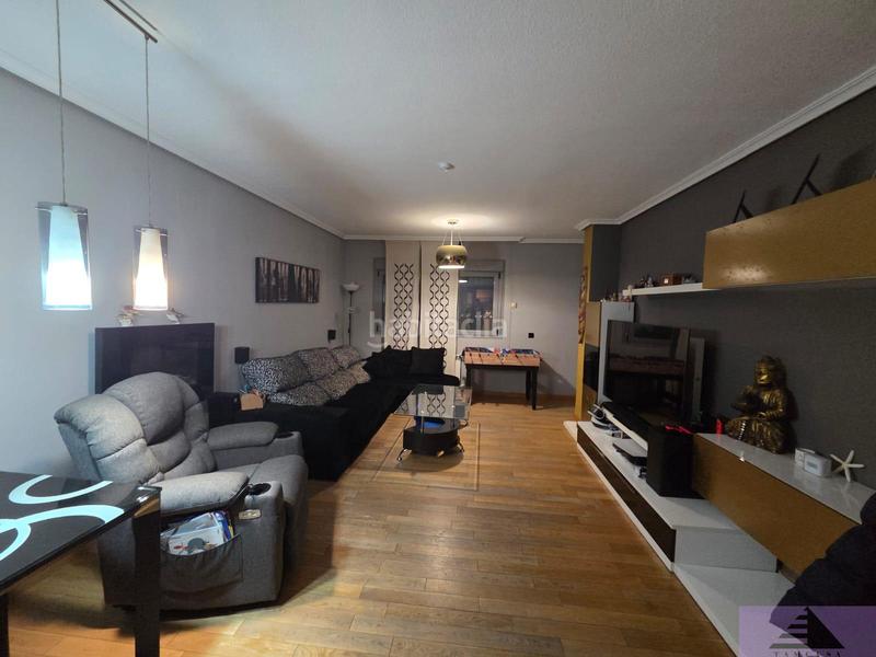 Foto 3d342fef-3a22-48a4-aeb5-29ad6be1656a. Appartement avec chauffage parking piscine dans El Quiñón Seseña