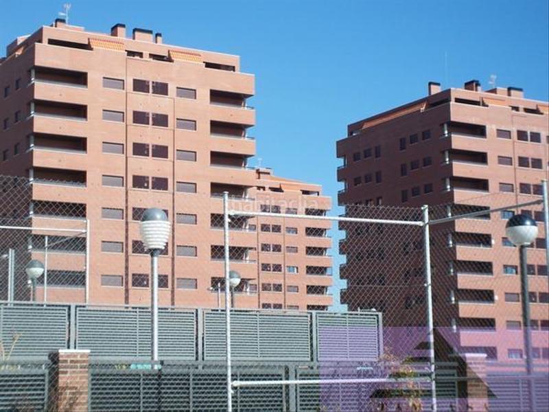 Foto 5447d123-ce51-46f4-aa5b-1a3b5c0f46c0. Appartement avec chauffage parking piscine dans El Quiñón Seseña