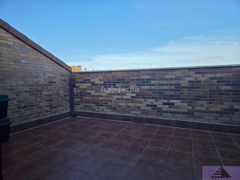 Foto 44deeb2e-0f4a-41e7-8452-0ae4e8dbded3. Dachwohnung mit heizung parking pool in El Quiñón Seseña