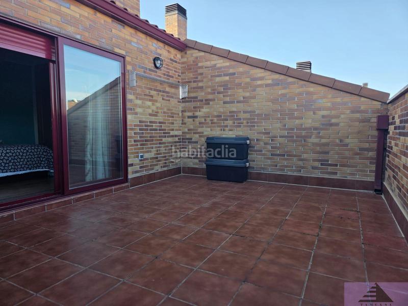 Foto 523e6e57-4b41-4d91-bff2-74a122e2097c. Dachwohnung mit heizung parking pool in El Quiñón Seseña